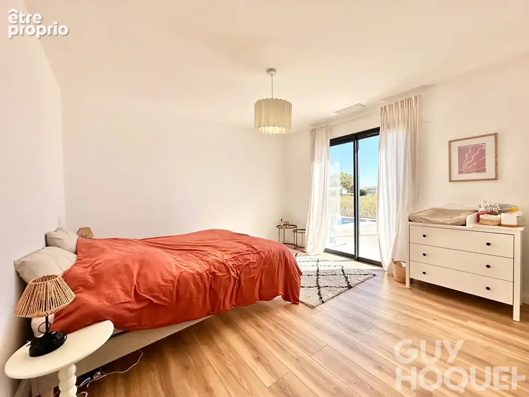 Maison contemporaine de 143 m² avec piscine et vue Pyrénées sur ORTHEZ - photo 9