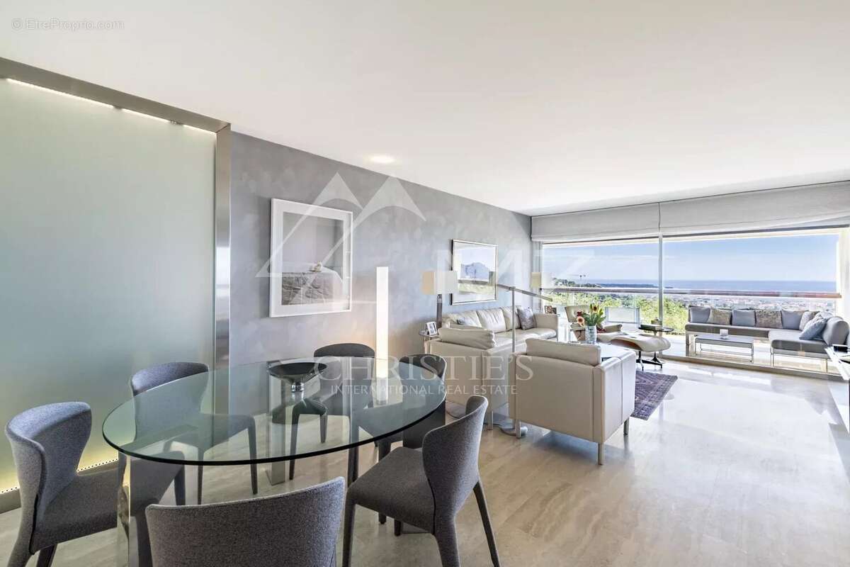 Appartement à LE CANNET