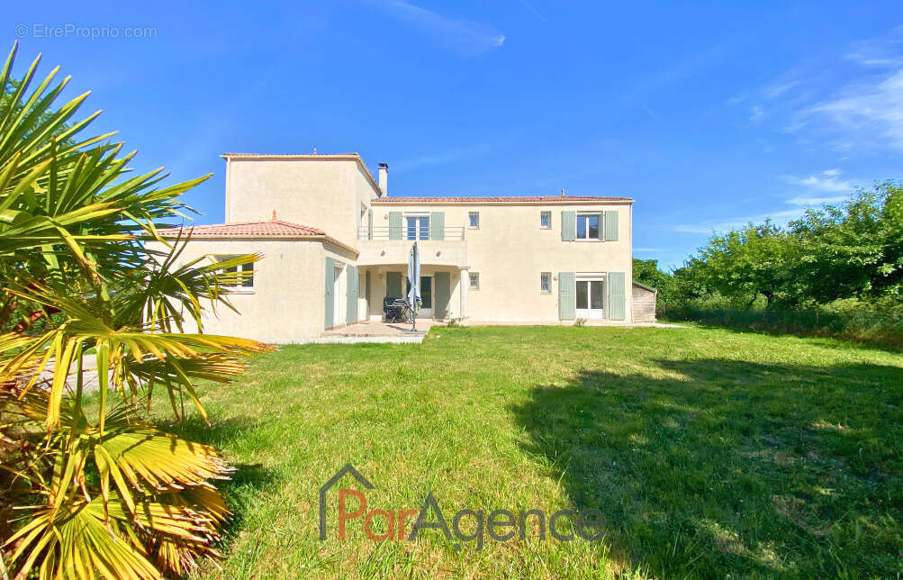 Maison à SAINT-SULPICE-DE-ROYAN