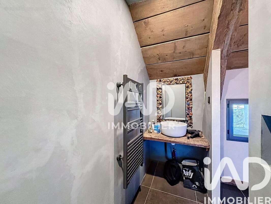 Maison 115 m² à Mezilhac  - photo 7