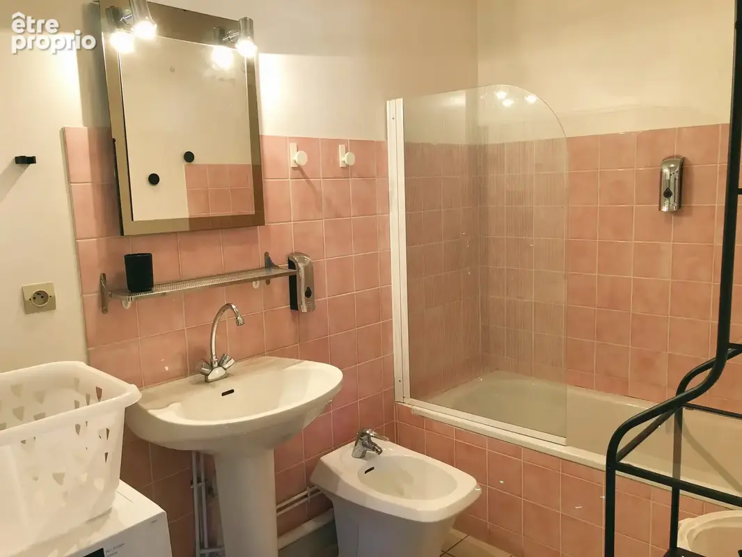 Vals-les-bains - appartement t1 avec balcon - photo 10