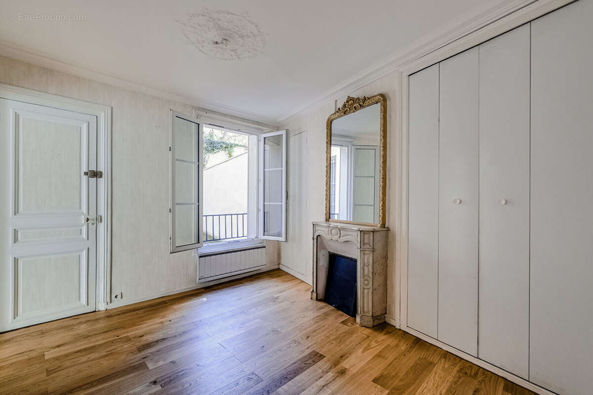 Appartement à PARIS-8E