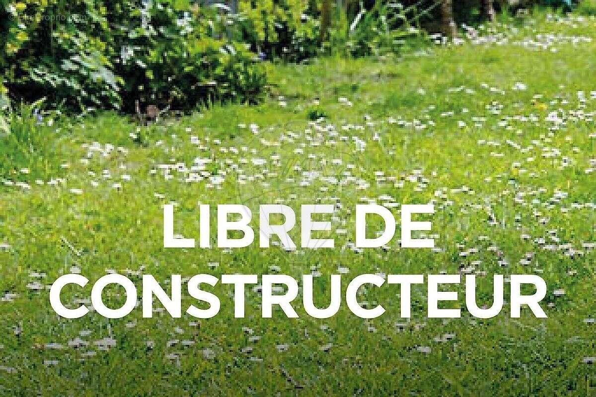 Terrain à LES MATHES