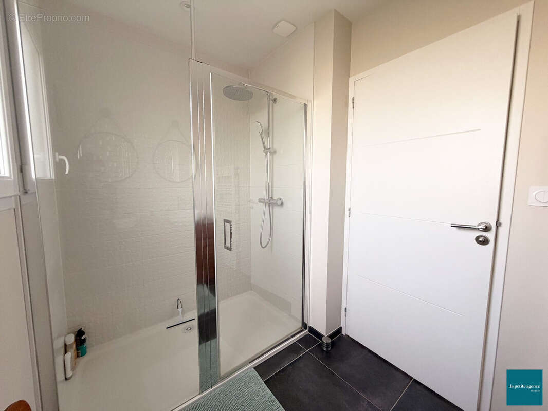 Maison à FEUGUEROLLES-BULLY