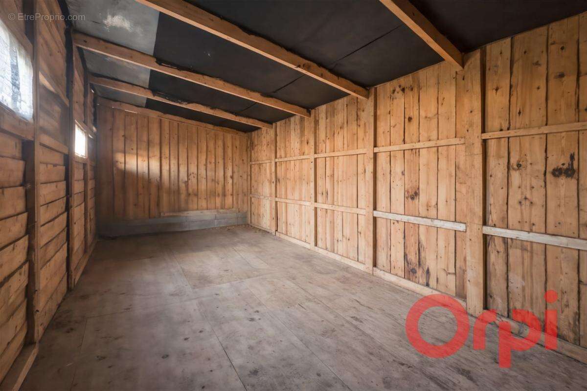 Grande maison à fort potentiel – Tout peut être réimaginé ! - photo 11