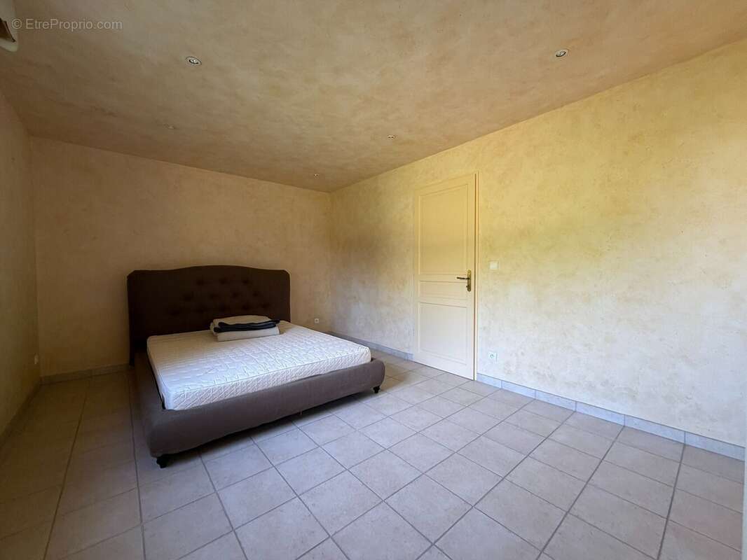 Maison 162 m² à Civray  - photo 8