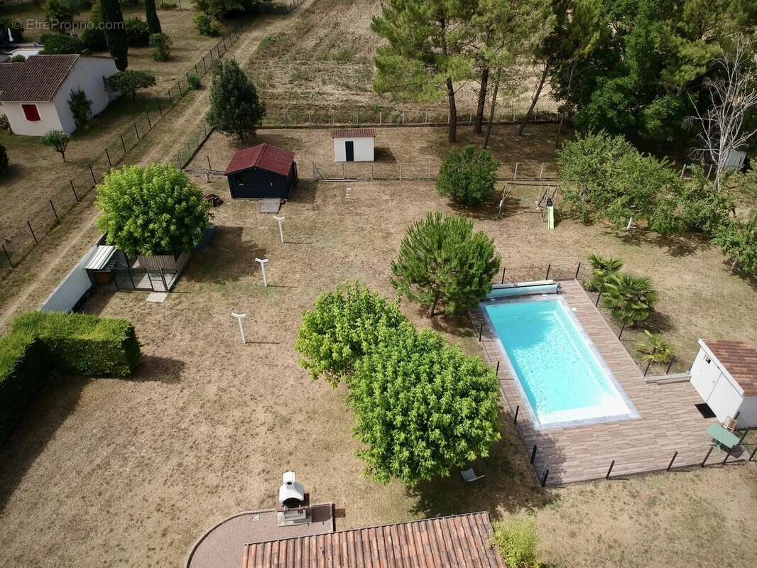 Maison familiale magnifiquement aménagée, située dans un quartier très prisé - photo 16