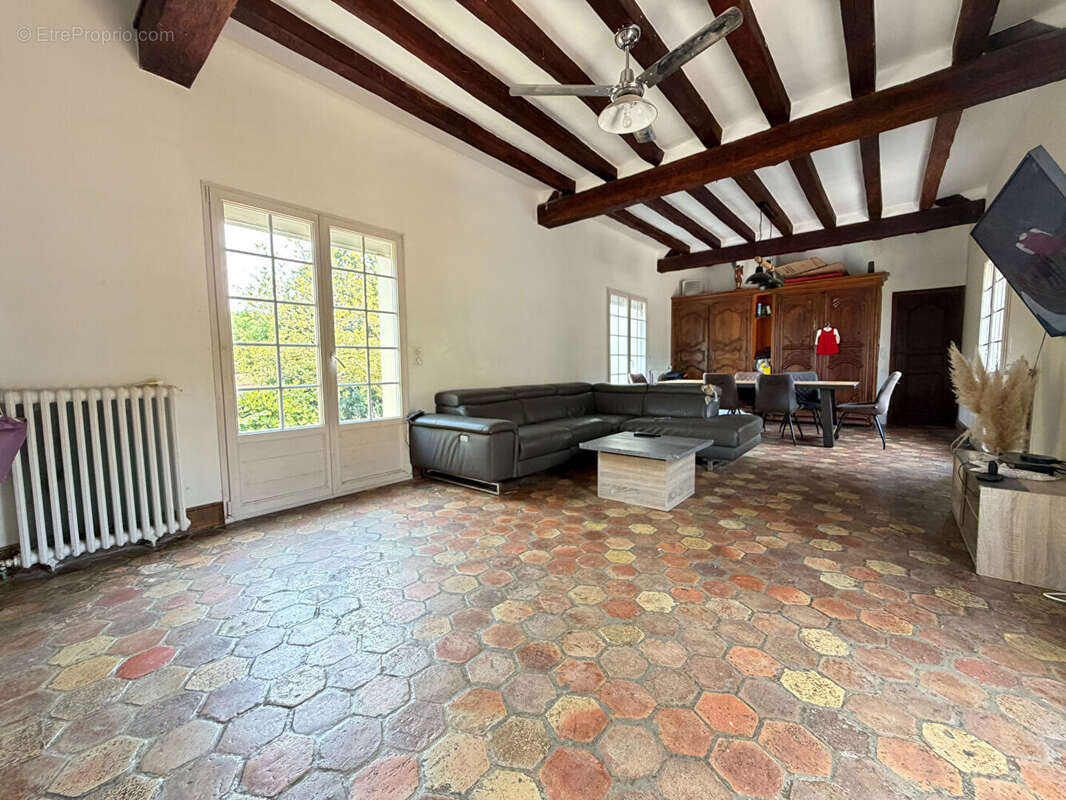 Maison 111m² à villeneuve-sur-auvers - photo 4