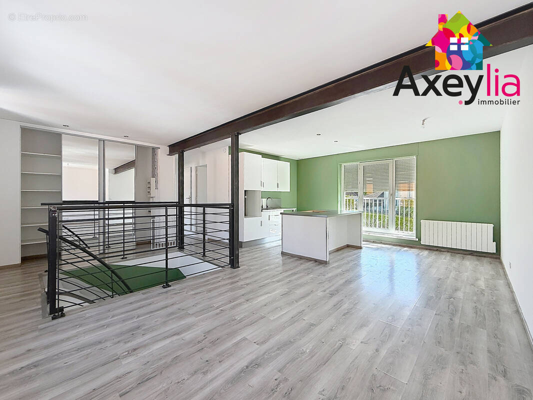 Appartement à REGNY