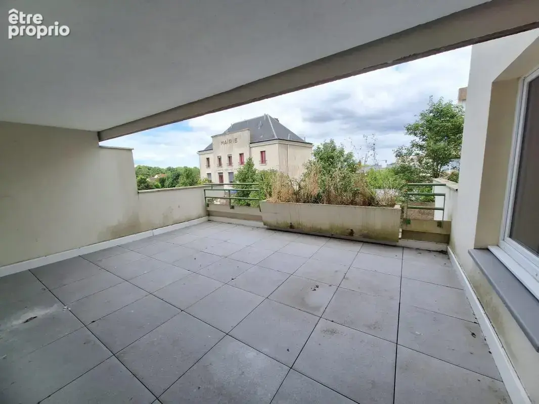 Trappes centre – appartement t3 rénové avec balcon – proche gare - photo 3