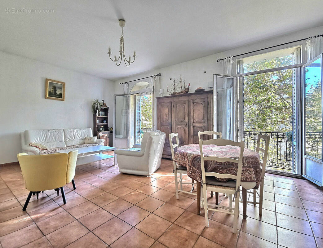 Appartement à HYERES