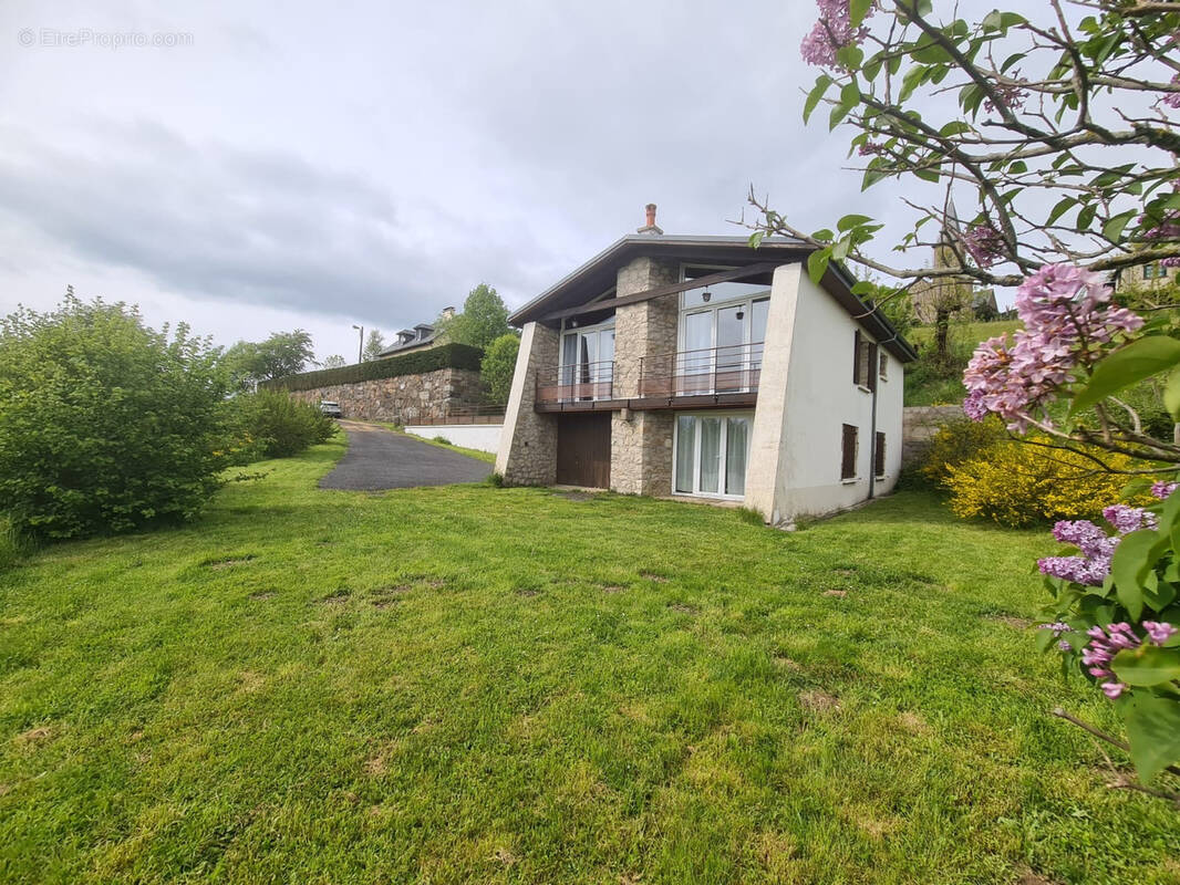 Maison à SAINT-GENIEZ-D'OLT