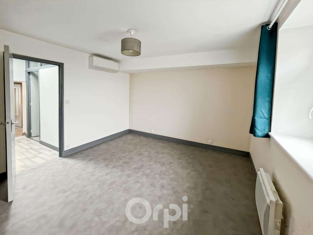 Appartement à AMBAZAC