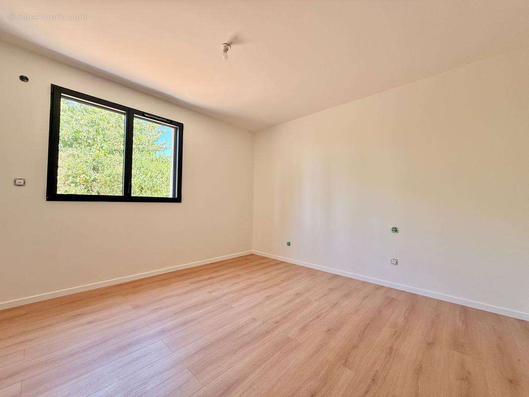 Maison neuve À Vendre 122m² habitable plain pied 3 chambres - photo 6