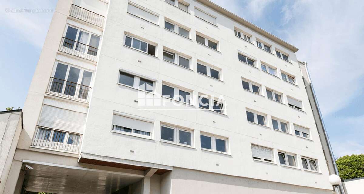 Appartement à SAINT-JEAN-DE-LA-RUELLE