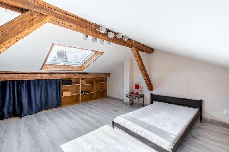 Appartement à PIERRE-BENITE