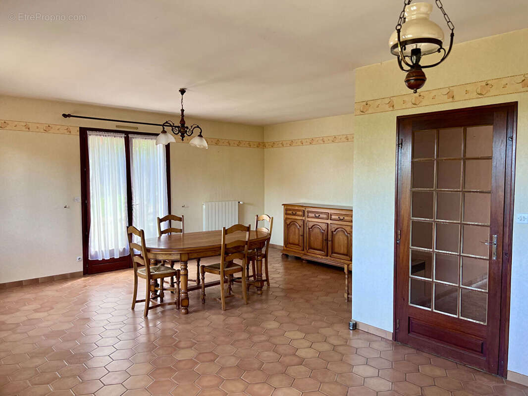 Maison à URZY