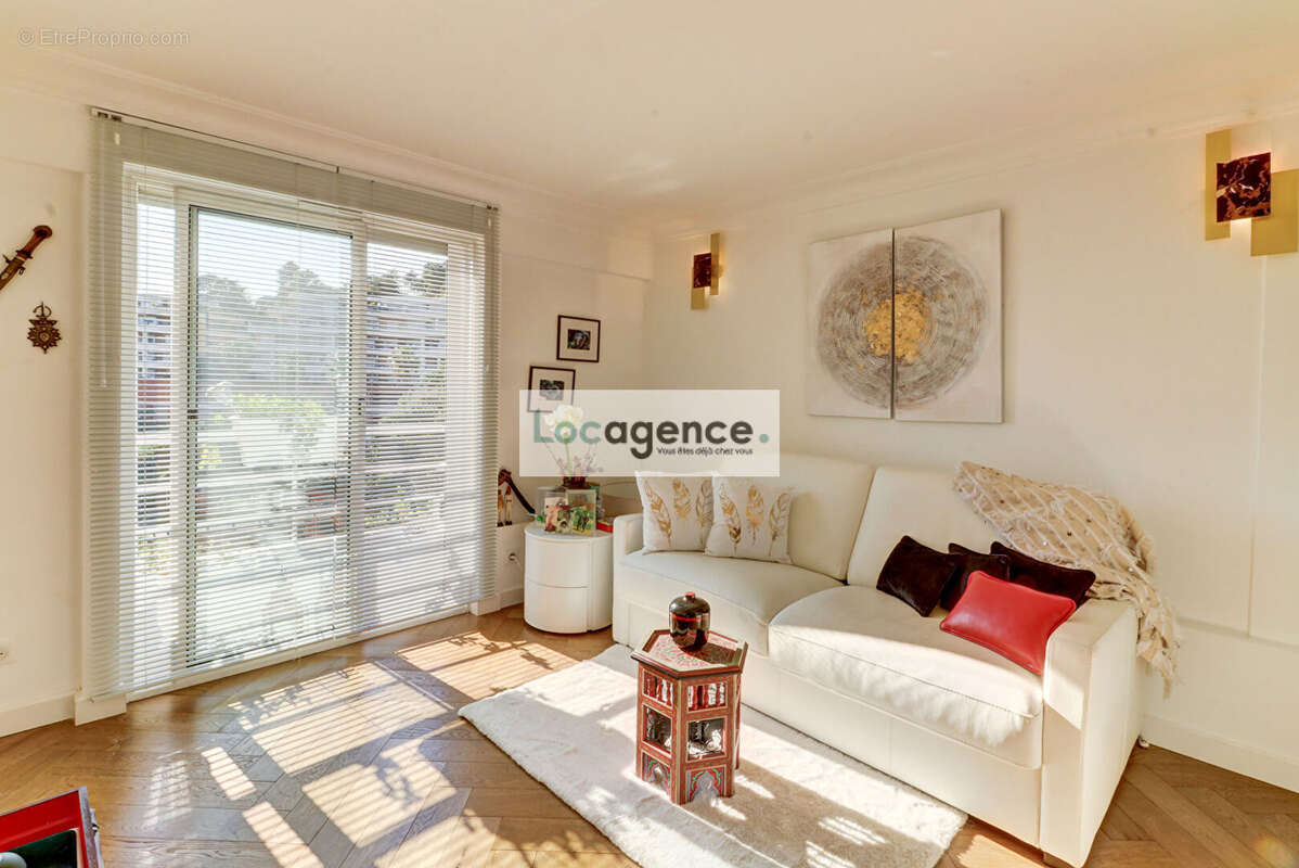 Appartement à MANDELIEU-LA-NAPOULE