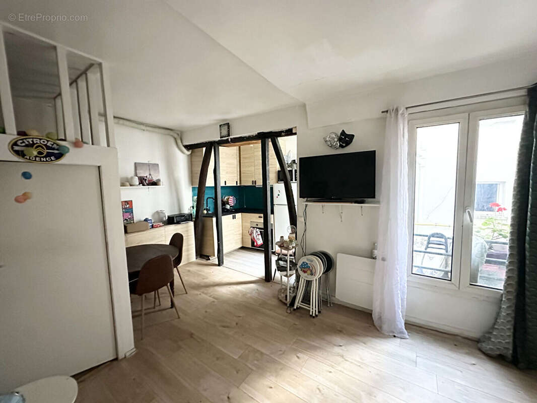 Appartement à PARIS-18E