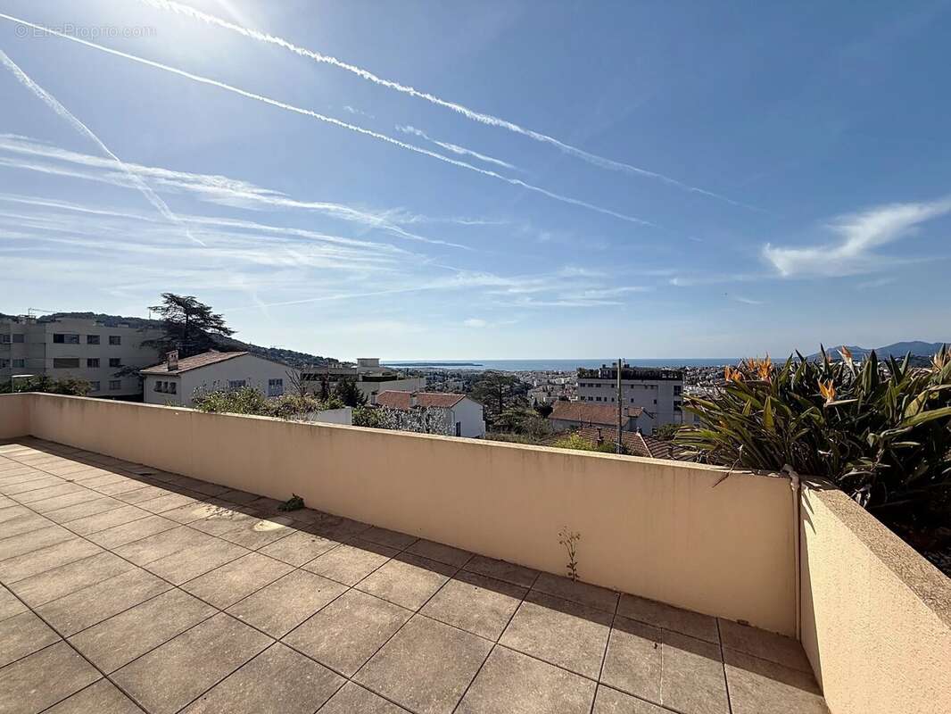 Appartement à LE CANNET