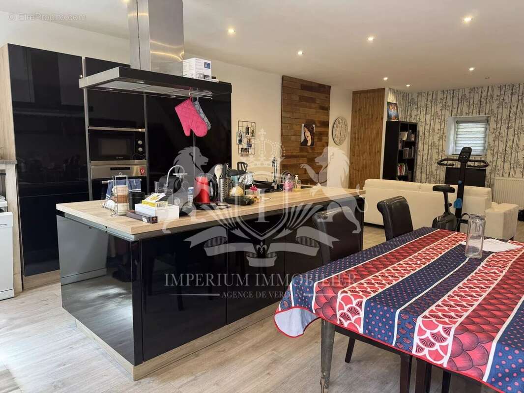 Maison à BELLEVILLE-SUR-MEUSE