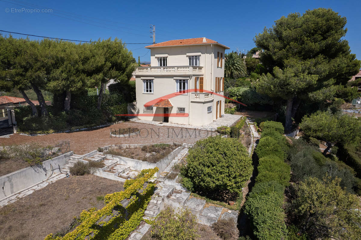 Maison à SAINT-LAURENT-DU-VAR