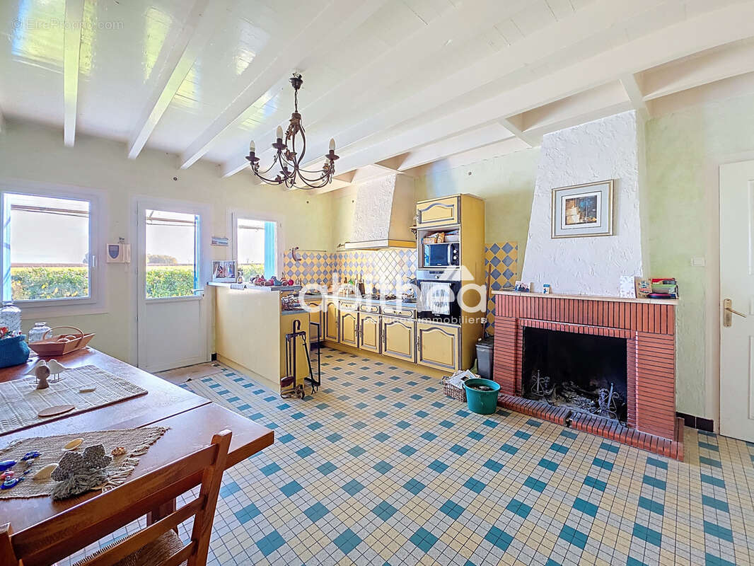 Maison à SAINT-FORT-SUR-GIRONDE