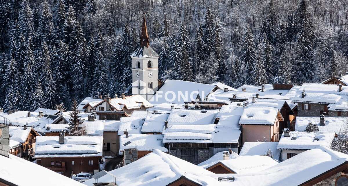 Maison à LES ALLUES
