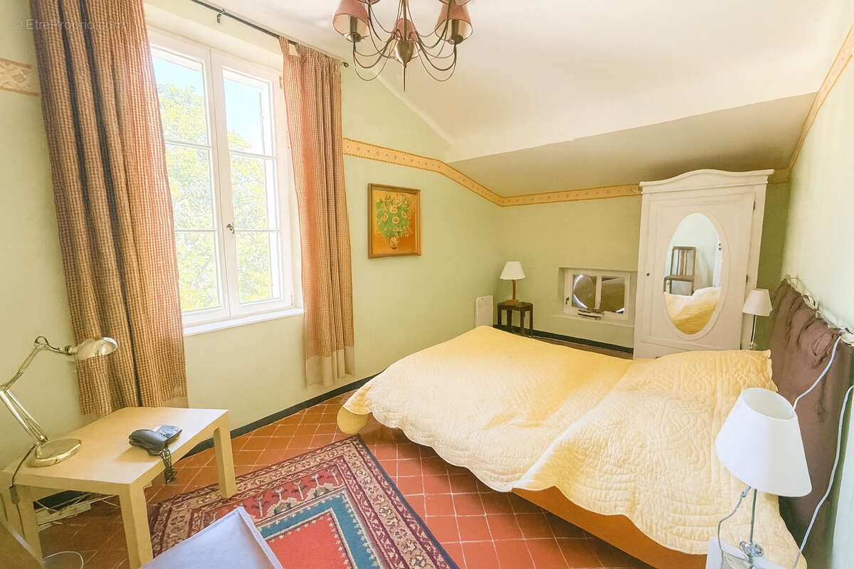 Maison à SOLLIES-TOUCAS