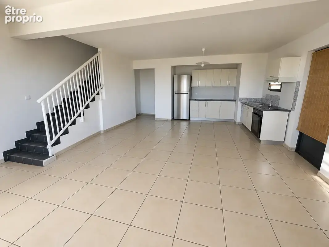 À vendre   Villa avec piscine et belle vue mer à Bellemène St Paul - photo 3