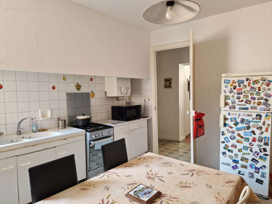 Appartement T3/4 + cave  Mairie. - photo 9