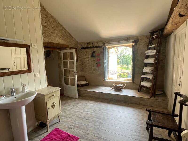 PLAISANCE DU GERS 10 min: ELEGANTE MAISON DE CARACTERE, restaurée par architecte, 320m2, 4700m2 en partie clos - photo 11