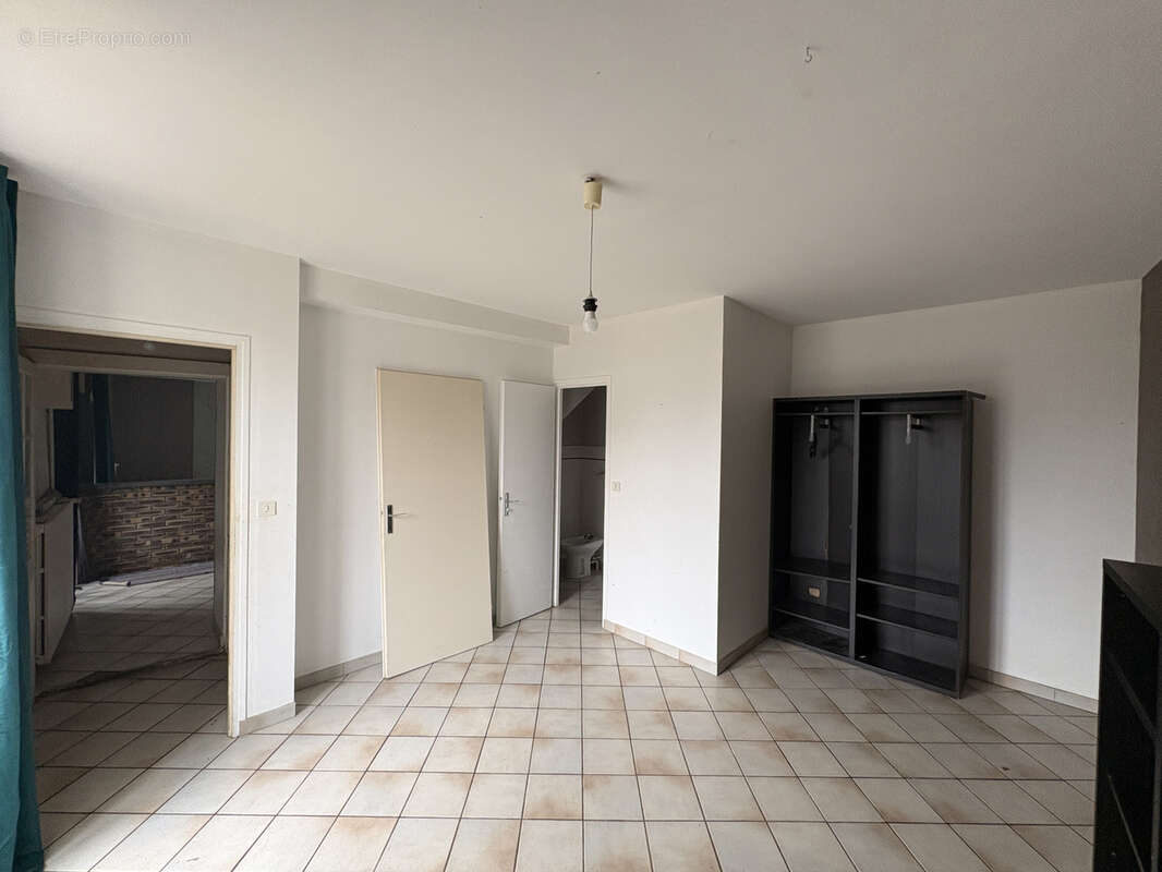 Maison à MONTCEAU-ET-ECHARNANT