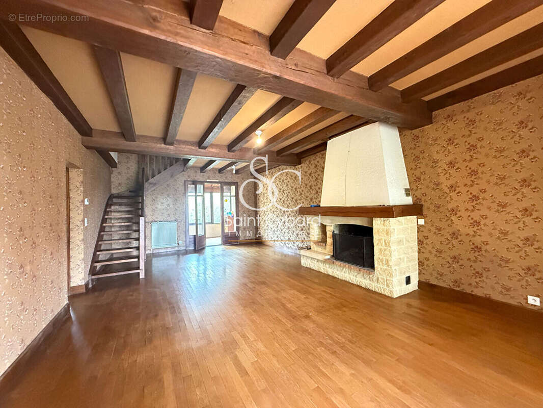 Maison à SAINT-YRIEIX-SUR-CHARENTE