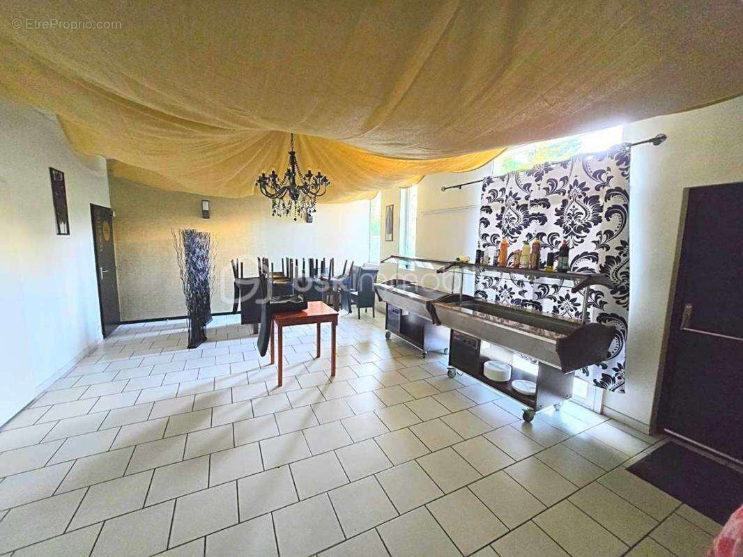 Commerce à PIERRELATTE