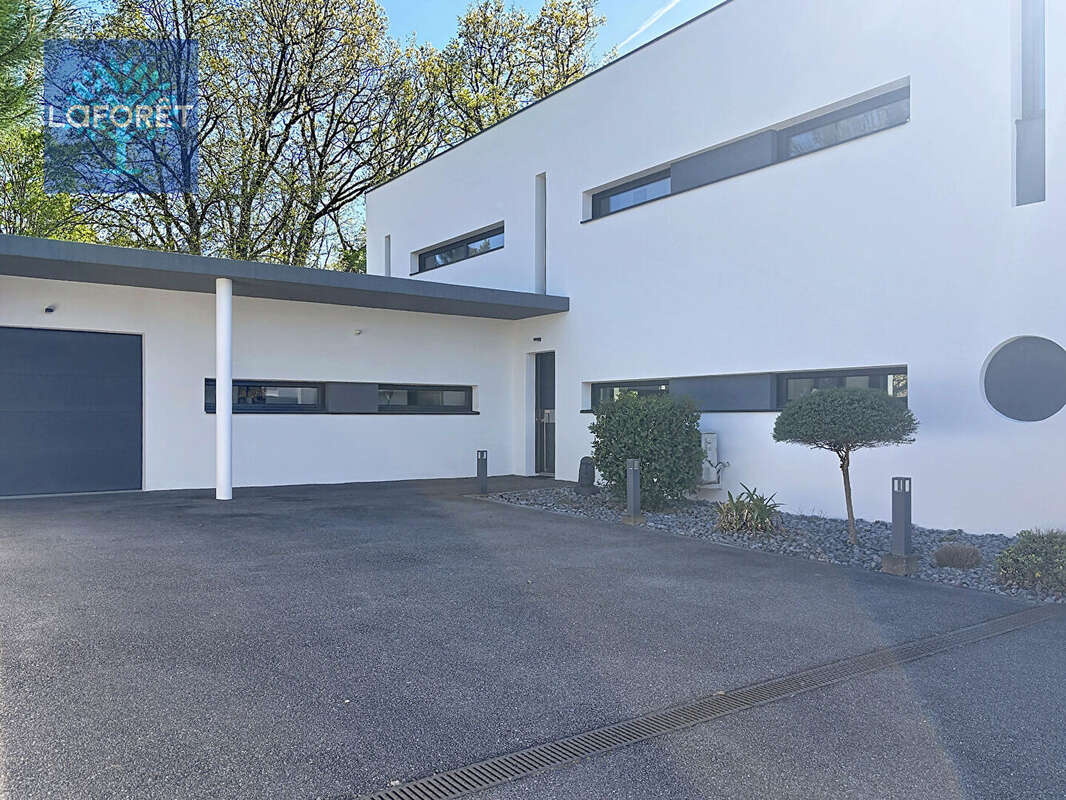 Maison à SAINT-GENIS-LAVAL