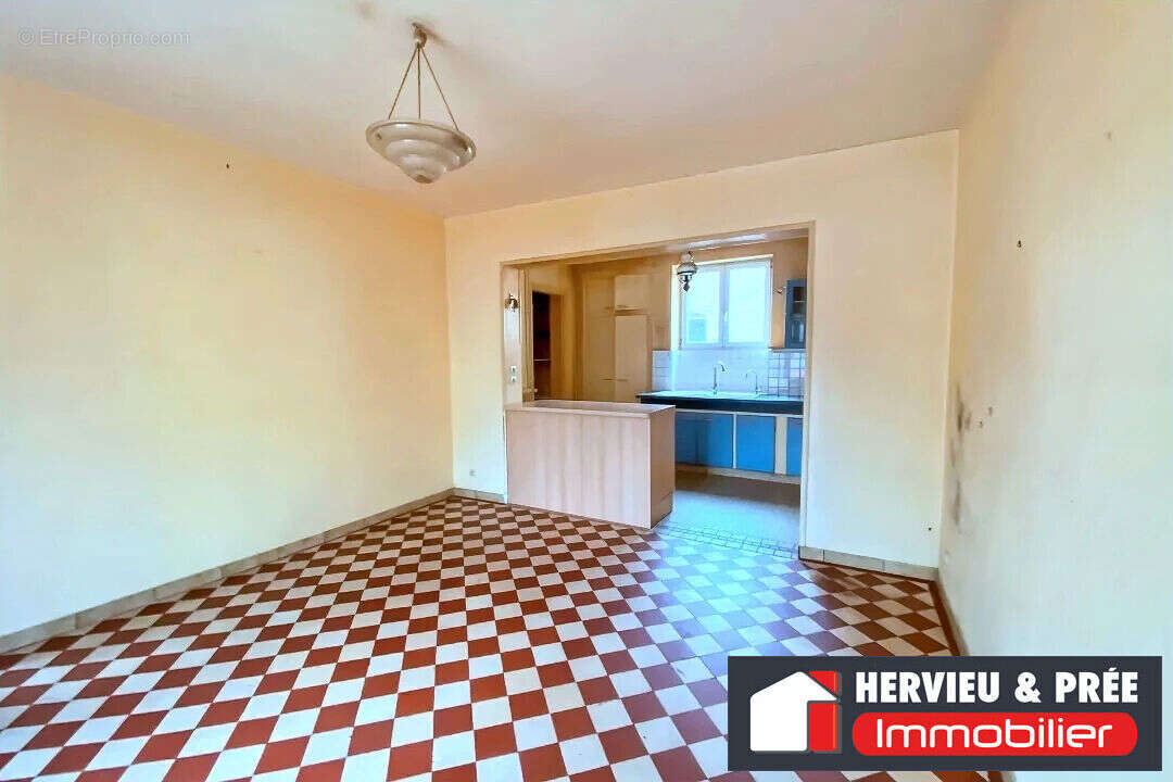 Maison ancienne - travaux a prévoir -avec dépendances - Luc-sur-Mer -- 626 m² de terrain - photo 6
