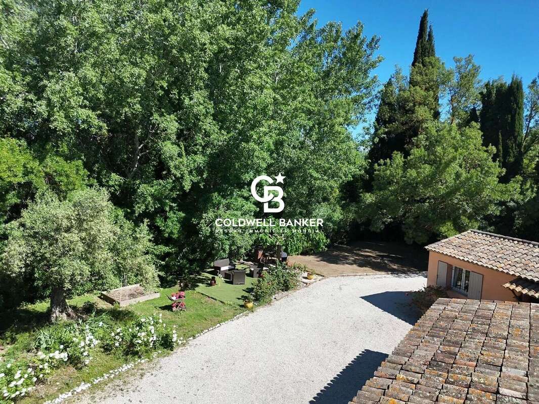 Maison à ROQUEBRUNE-SUR-ARGENS