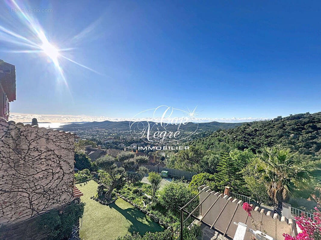 Appartement à BORMES-LES-MIMOSAS