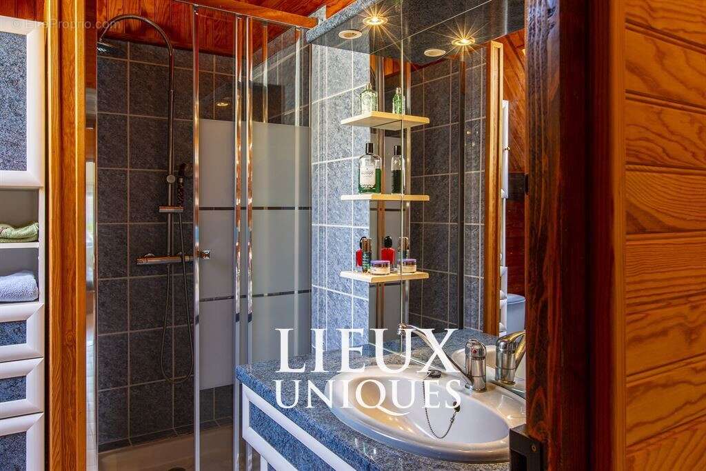 Maison à LA CHAPELLE-SAINT-MARTIN-EN-PLAINE