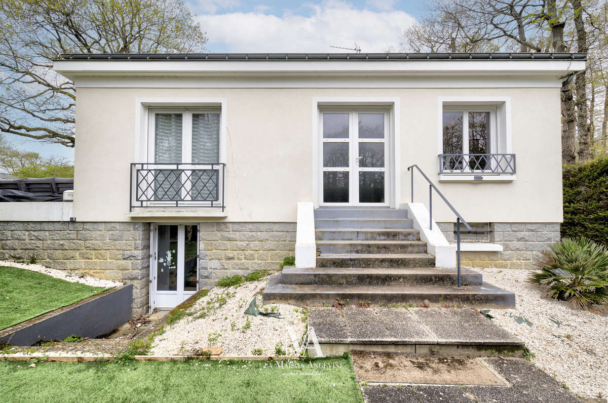 Maison à AVRILLE