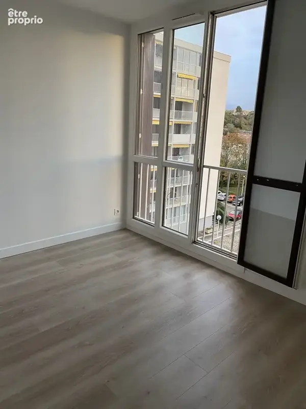 Appartement 5 pièces 90 m² à vendre à Bourg-Les-Valence (26500) - photo 7