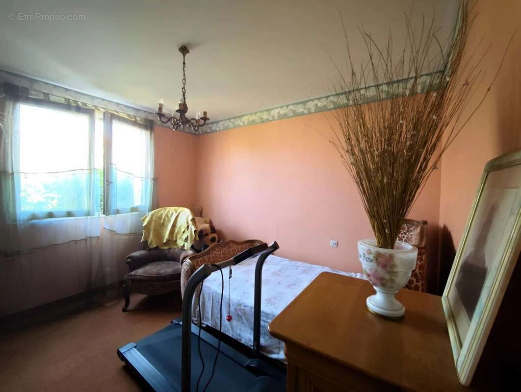NARBONNE – Appartement T4 de 79 m² avec jardin, garage et celliers - photo 13