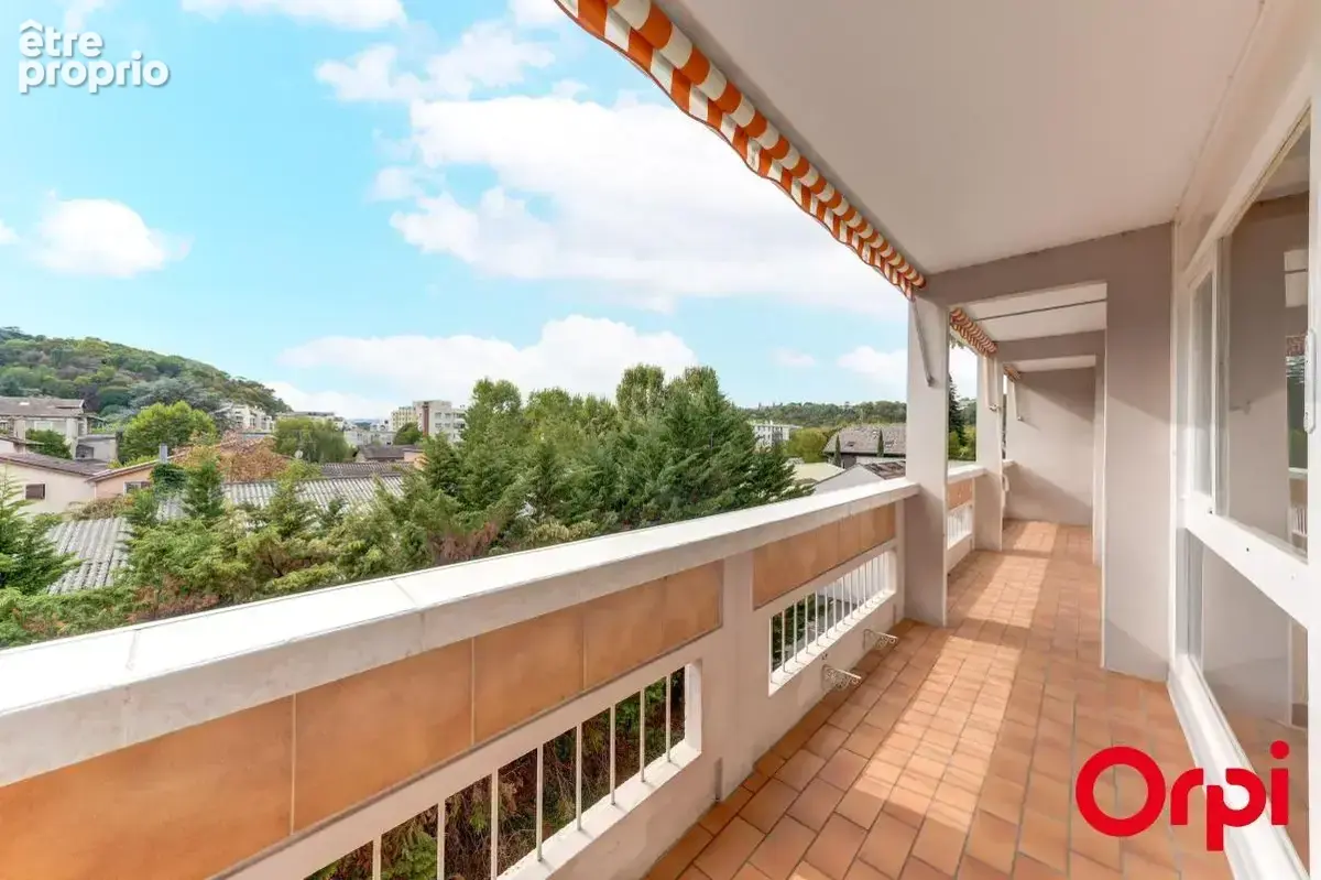 Exclusivité Orpi - Appartement T3 lumineux et traversant de près de 70 m2 avec une place privative - photo 4