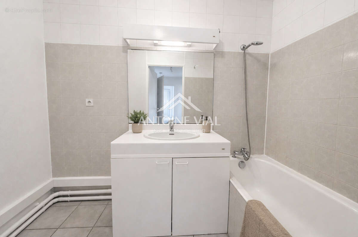 Appartement à VILLE-LA-GRAND