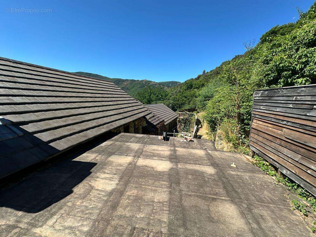 Authentique maison de hameau avec dépendances et vue dégagée - photo 6