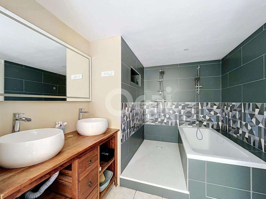Magnifique maison familiale 230 m² – Terrain 10 500 m² – Favars - photo 13