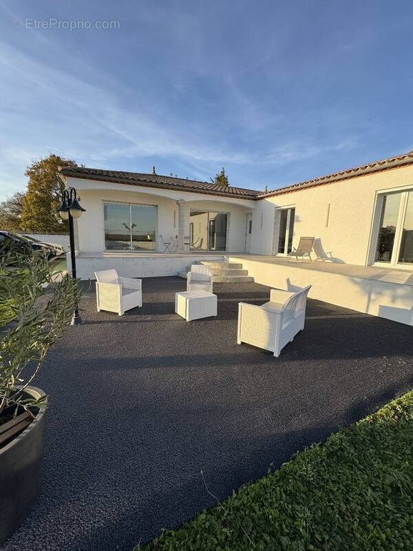 Maison à ESPONDEILHAN