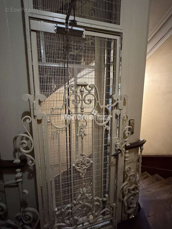 Appartement à MARSEILLE-1E