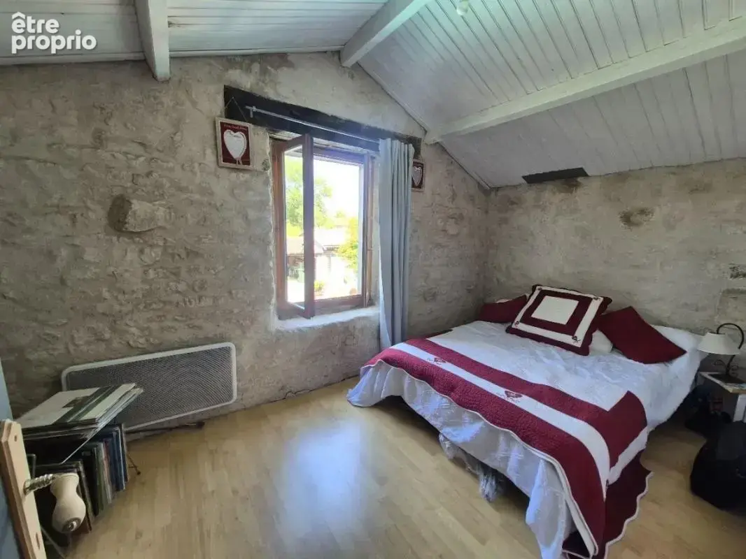 Maison 6 pièces 154 m² à vendre à Saint-Hilaire-Des-Loges (85240) - photo 2